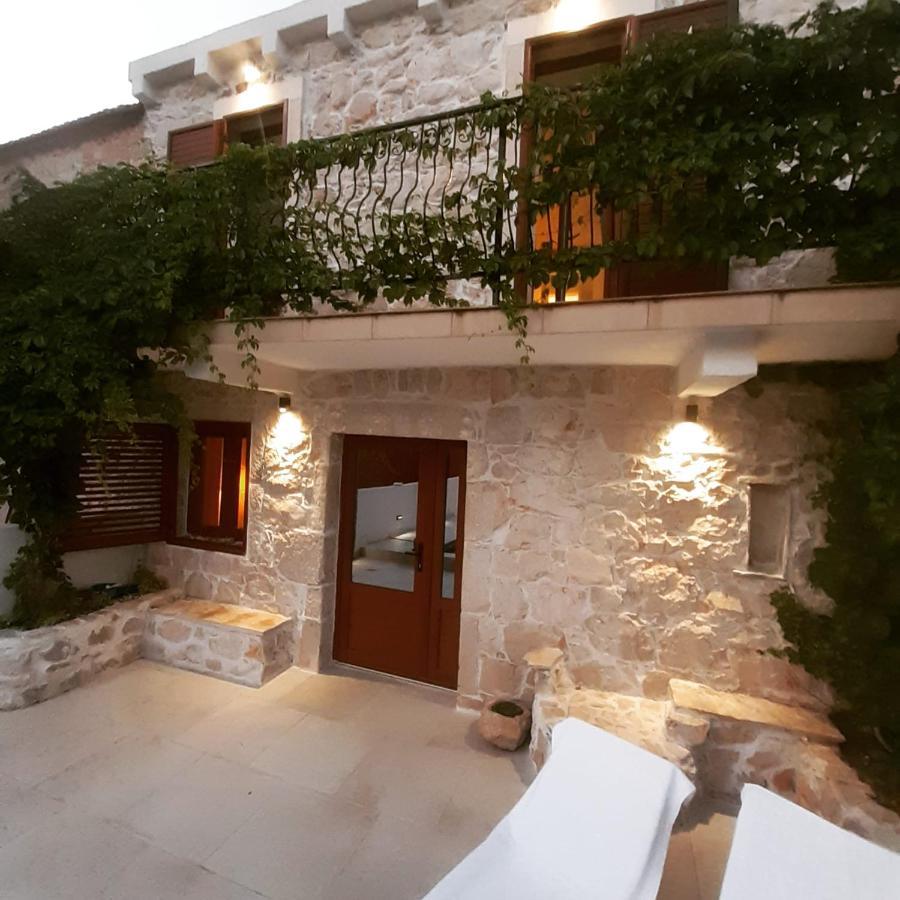 Dragi Villa *