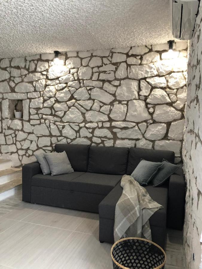Dragi Villa *